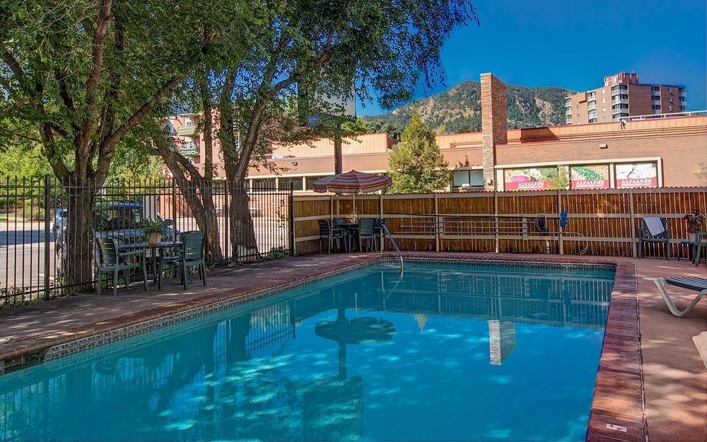 Boulder University Inn Exterior photo