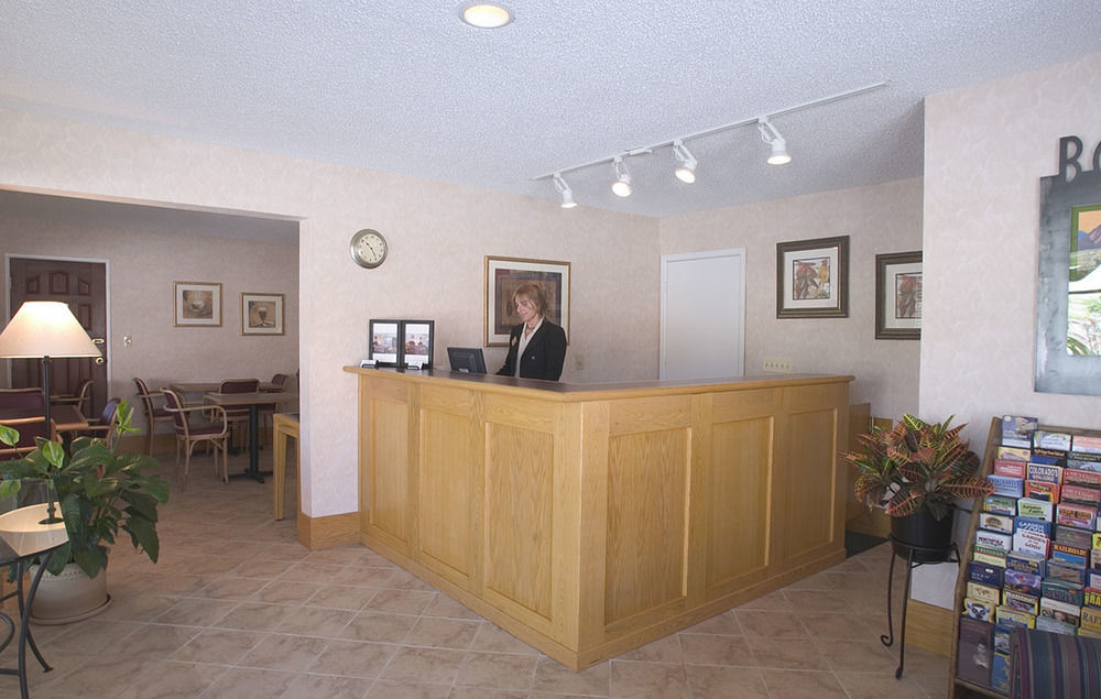 Boulder University Inn Interior photo