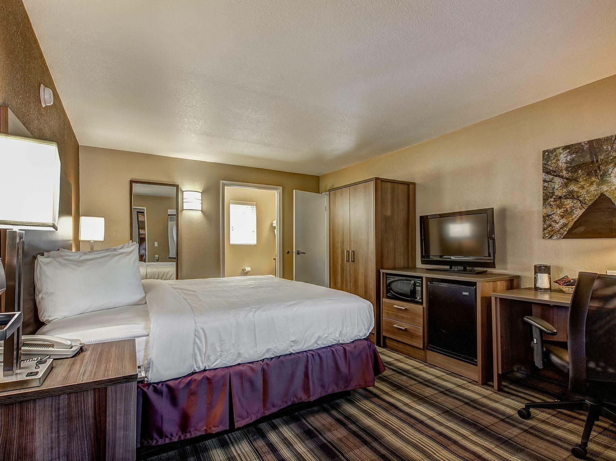Boulder University Inn Exterior photo