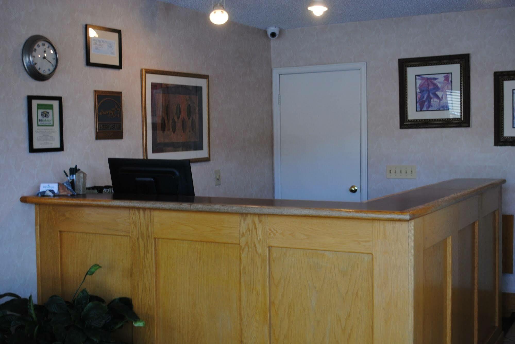 Boulder University Inn Exterior photo